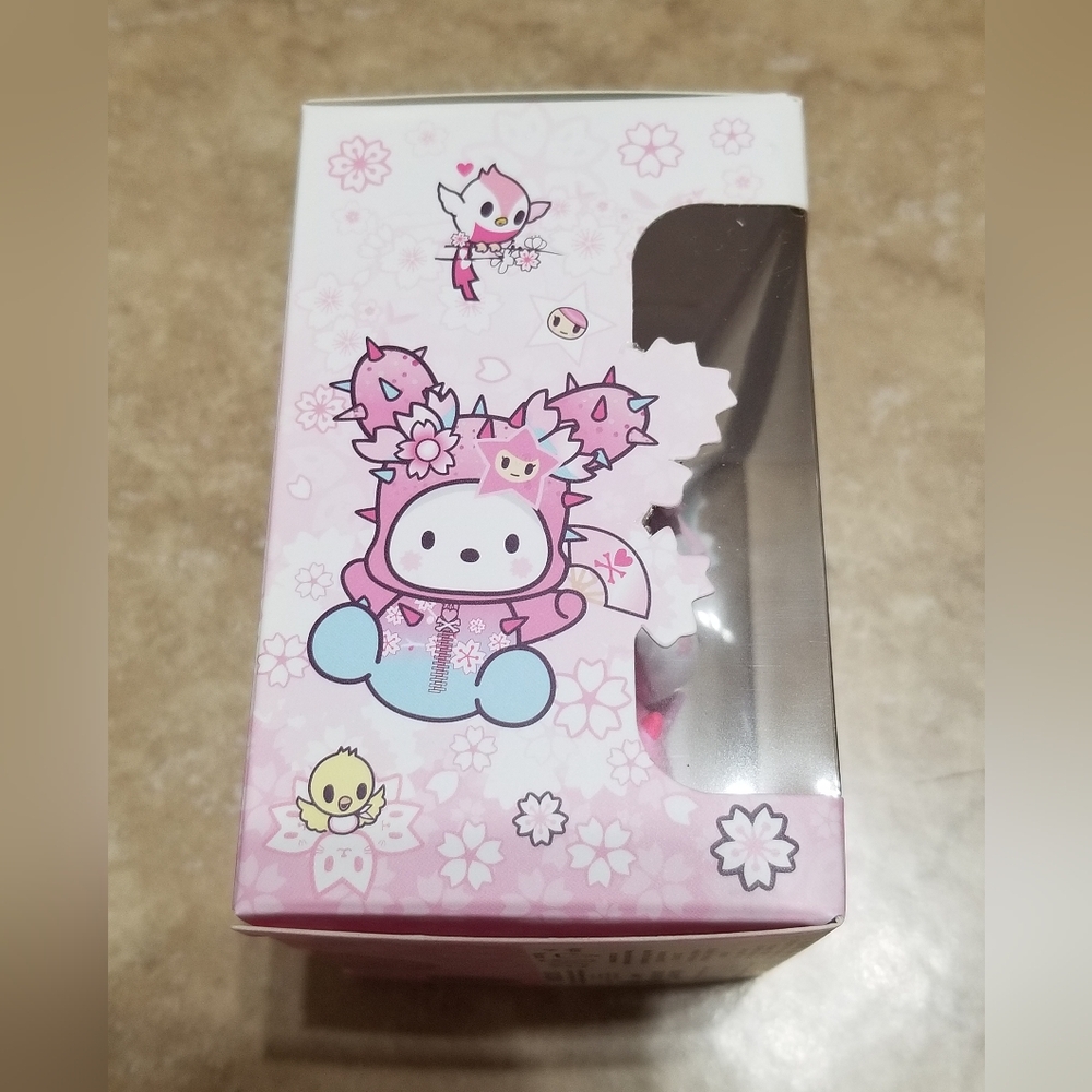Tokidoki x Hello Hello Kitty and Friends: Cherry Blossom Pochacco Figure - Picture 2 of 5